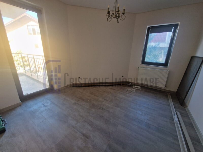 Titan apartament 2 camere 70 mp nemobilat, pretabil birou